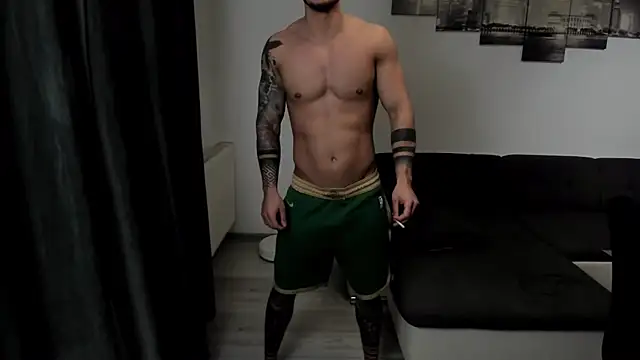 Snapshot of Richarddarell1 chatting on October 22, 2025, 4:57 am Richarddarell1 online show from October 22, 2025, 4:57 am