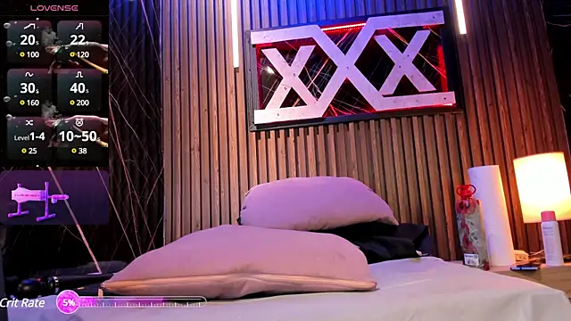 Snapshot of Kloe_Suarez_ chatting on February 14, 2025, 3:54 am Kloe Suarez  online show from February 14, 2025, 3:54 am