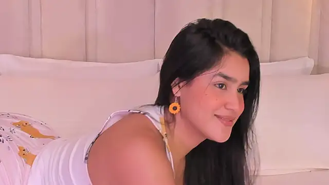 bonniekim  online show from February 12, 2025, 12:12 pm