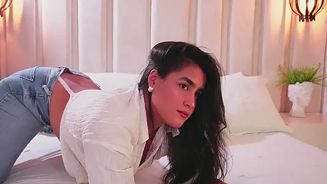 bonniekim  online show from February 1, 2026, 12:42 am