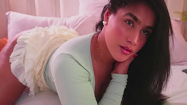 bonniekim  online show from February 5, 2026, 9:30 pm