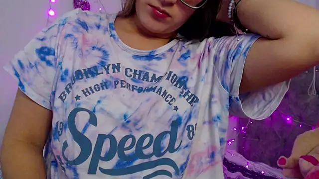 Snapshot of Giia_paiige18 chatting on March 22, 2025, 6:11 am Giia paiige18 online show from March 22, 2025, 6:11 am