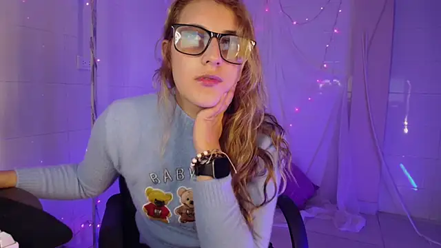 Giia paiige18 online show from January 12, 2026, 10:15 pm