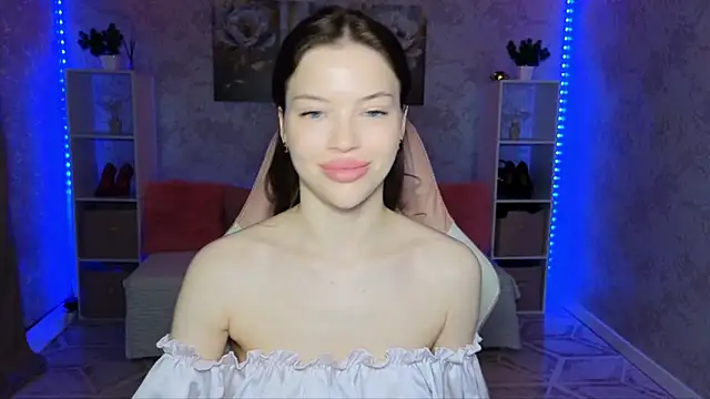 EmmyMills online show from May 3, 2026, 10:05 pm
