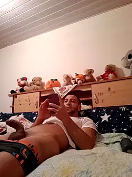 Snapshot of emea4 chatting on February 15, 2026, 3:20 pm emea4 online show from February 15, 2026, 3:20 pm