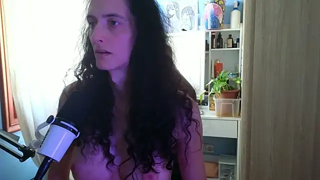 MemiKouki online show from May 21, 2026, 4:47 pm