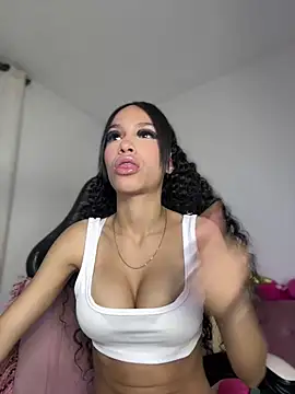 Miaa love6969 online show from May 14, 2026, 11:11 pm