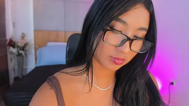 BellaHarllow online show from May 7, 2026, 7:41 pm