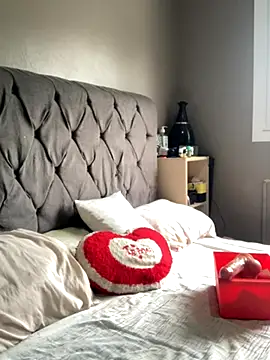 MaryAlbuquerque online show from September 15, 2025, 6:08 pm