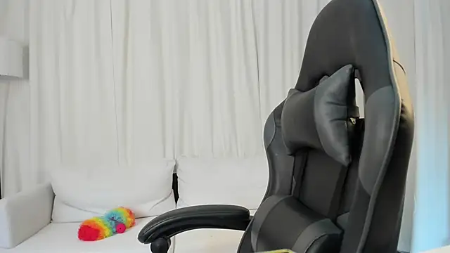 SaraDesirexo online show from February 11, 2026, 3:28 pm