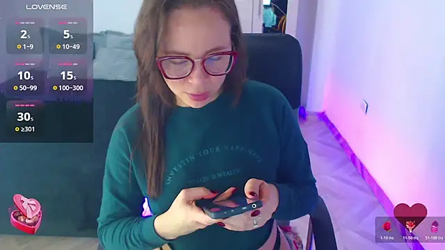 SharonR1 online show from June 10, 2026, 12:11 am