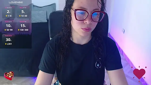 SharonR1 online show from June 24, 2026, 1:37 am