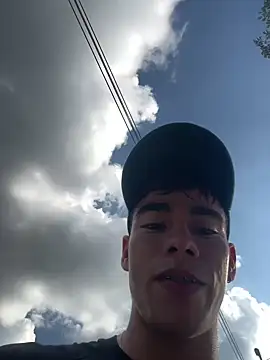 its liam18 online show from January 1, 2025, 8:47 pm