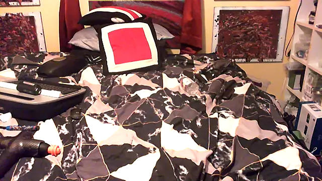 Mic Oxinner online show from December 4, 2025, 7:39 am