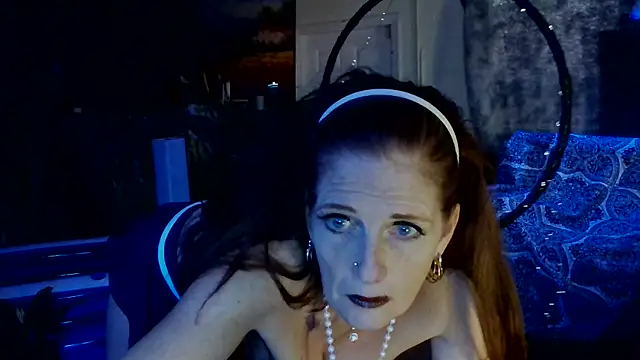 Avaivory online show from February 6, 2025, 3:41 pm