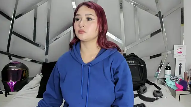 Snapshot of Catherinee69_x chatting on March 7, 2026, 3:36 am Catherinee69 x online show from March 7, 2026, 3:36 am