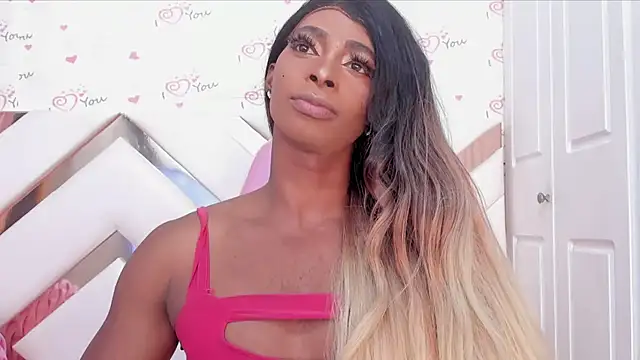 Snapshot of BriggitteEbonny chatting on March 14, 2025, 9:10 pm BriggitteEbonny online show from March 14, 2025, 9:10 pm