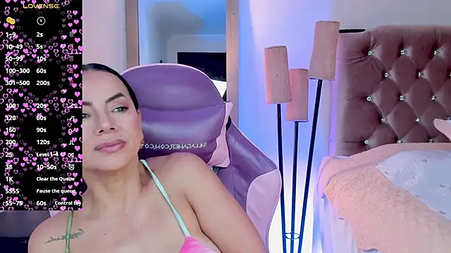 Snapshot of veronika_naughty chatting on October 10, 2025, 2:27 pm veronika naughty online show from October 10, 2025, 2:27 pm