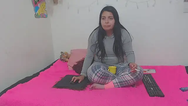 yournaughtyandsexyprinces online show from December 4, 2024, 3:26 am