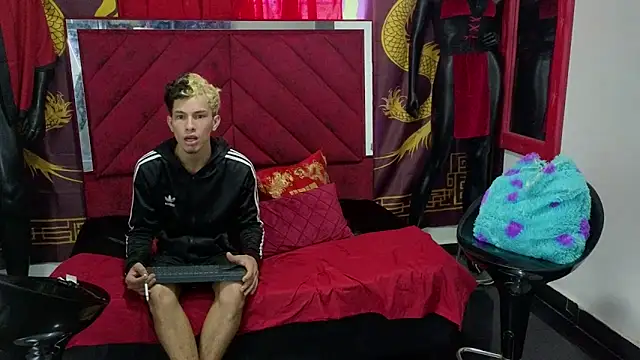 naughty boys13 online show from September 15, 2025, 1:22 pm