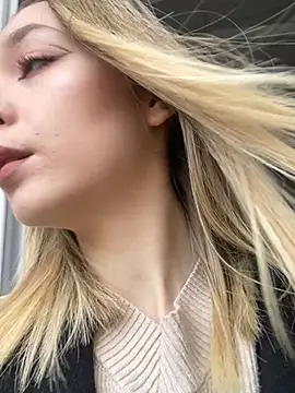 Snapshot of MiaThaine chatting on December 9, 2024, 12:30 pm MiaThaine online show from December 9, 2024, 12:30 pm