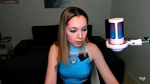 Snapshot of MiaThaine chatting on December 11, 2024, 1:49 pm MiaThaine online show from December 11, 2024, 1:49 pm