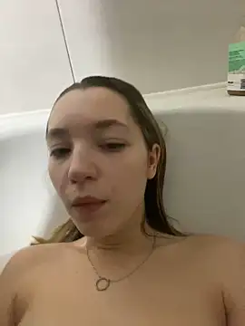 Snapshot of MiaThaine chatting on December 15, 2024, 11:01 am MiaThaine online show from December 15, 2024, 11:01 am