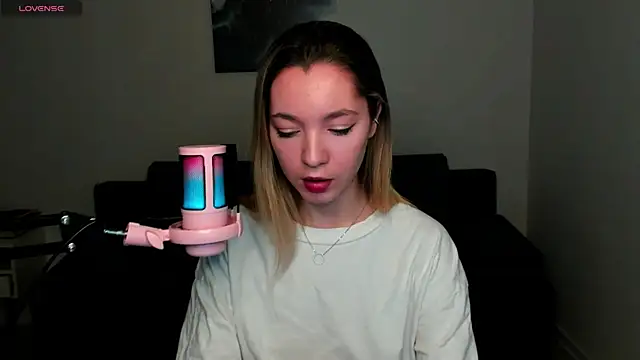 Snapshot of MiaThaine chatting on December 24, 2024, 3:05 pm MiaThaine online show from December 24, 2024, 3:05 pm