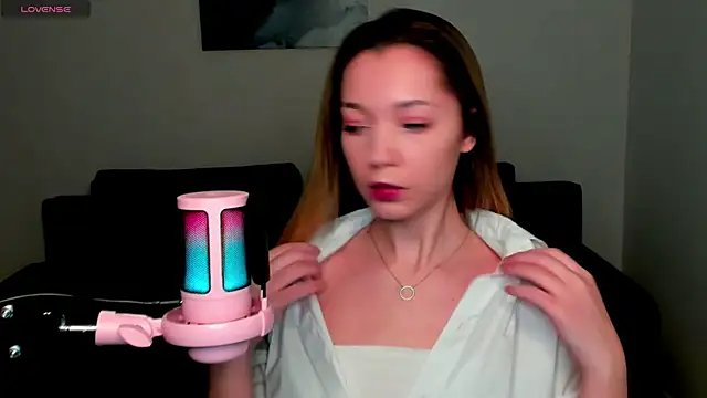 Snapshot of MiaThaine chatting on January 3, 2025, 12:54 am MiaThaine online show from January 3, 2025, 12:54 am