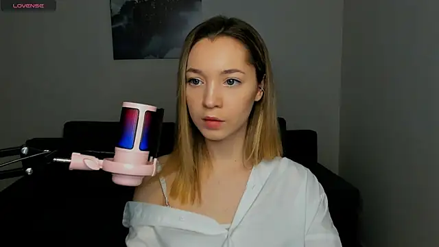 Snapshot of MiaThaine chatting on January 27, 2025, 3:07 pm MiaThaine online show from January 27, 2025, 3:07 pm