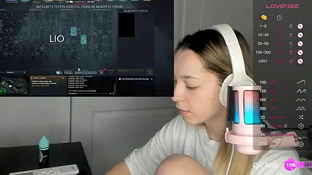 Snapshot of MiaThaine chatting on February 19, 2025, 7:16 pm MiaThaine online show from February 19, 2025, 7:16 pm