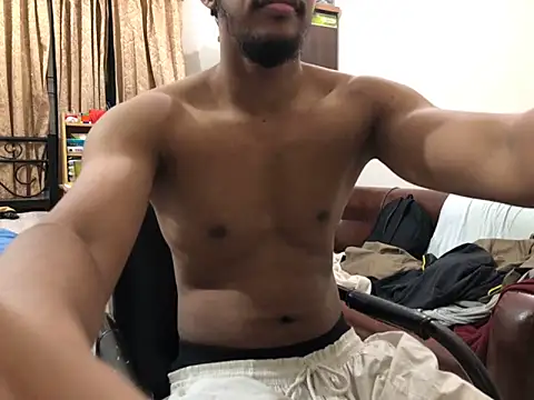 Snapshot of Zeuhorny chatting on October 19, 2025, 9:15 pm Zeuhorny online show from October 19, 2025, 9:15 pm