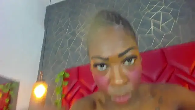 IvonneMorris online show from December 16, 2024, 1:43 pm