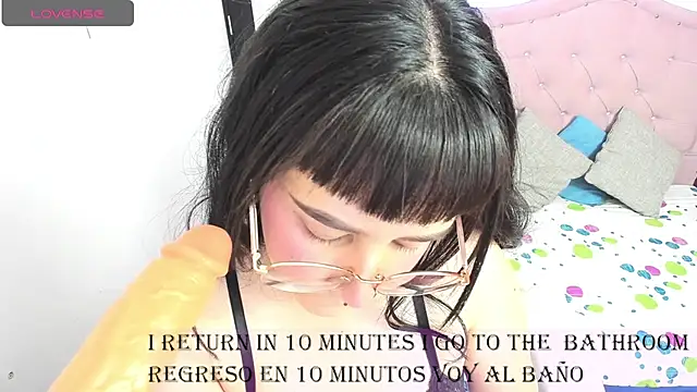 Katalina novoa online show from January 17, 2025, 7:27 pm