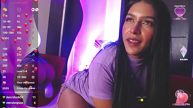 Snapshot of alicee_laurent chatting on January 5, 2025, 6:56 am alicee laurent online show from January 5, 2025, 6:56 am