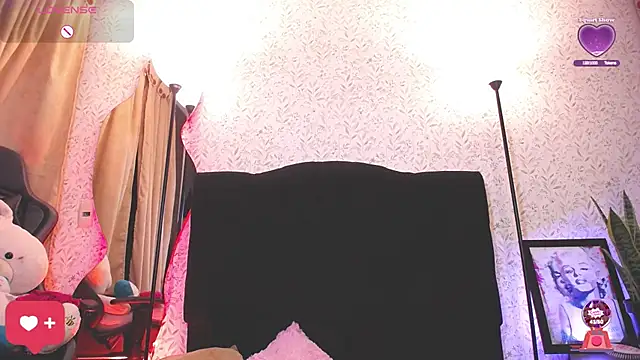 Snapshot of alicee_laurent chatting on March 18, 2025, 7:19 am alicee laurent online show from March 18, 2025, 7:19 am