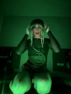 kandyloves online show from December 17, 2025, 10:10 am