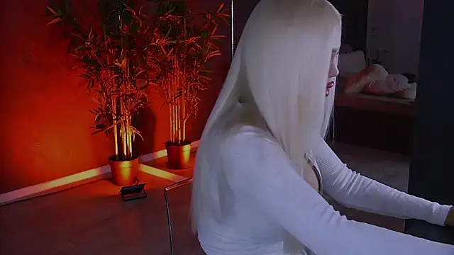 Snapshot of shayblonde chatting on January 13, 2025, 1:13 am shayblonde online show from January 13, 2025, 1:13 am