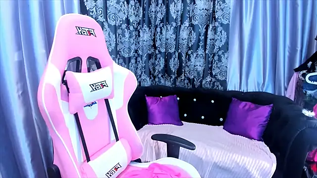 KamilaFoxy online show from February 3, 2026, 6:40 am