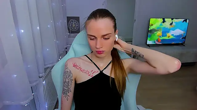 StellaLawless online show from December 6, 2024, 8:29 pm