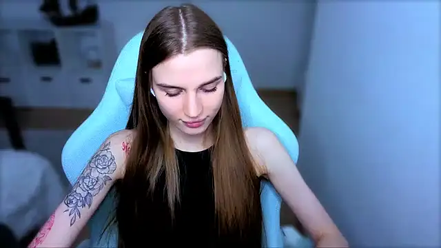 Snapshot of StellaLawless chatting on October 4, 2025, 8:18 pm StellaLawless online show from October 4, 2025, 8:18 pm