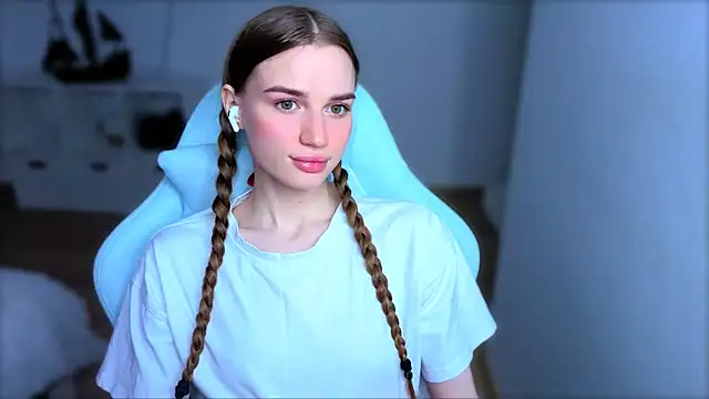 Snapshot of StellaLawless chatting on October 16, 2025, 12:28 pm StellaLawless online show from October 16, 2025, 12:28 pm