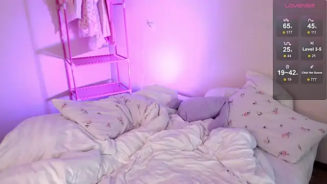 Snapshot of KatieMelone chatting on October 10, 2025, 11:53 am KatieMelone online show from October 10, 2025, 11:53 am