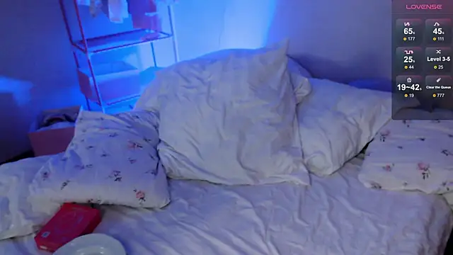 Snapshot of KatieMelone chatting on October 30, 2025, 2:13 am KatieMelone online show from October 30, 2025, 2:13 am