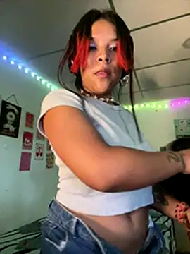 Snapshot of Kimber_666 chatting on October 31, 2025, 9:16 pm Kimber 666 online show from October 31, 2025, 9:16 pm