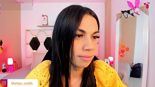 MarilynSmIith online show from March 19, 2026, 12:09 pm