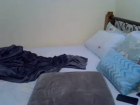 Snapshot of Sweet_Bear chatting on October 12, 2025, 5:17 am Sweet Bear online show from October 12, 2025, 5:17 am