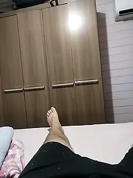 danielsafado222 online show from February 11, 2026, 9:09 pm