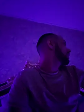 Snapshot of denisxlRo chatting on February 27, 2026, 10:21 pm denisxlRo online show from February 27, 2026, 10:21 pm