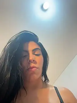 valecruz903 online show from December 4, 2025, 5:43 pm